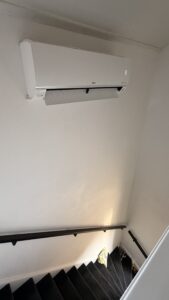 montage airco boven trap in Ulft